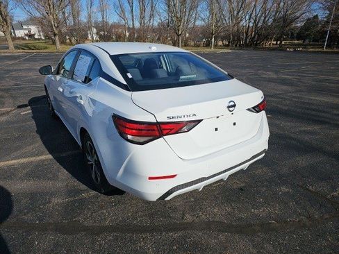 Used 2023 Nissan Sentra SV image 3