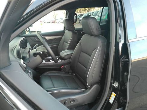 Used 2025 Buick Enclave Preferred image 6