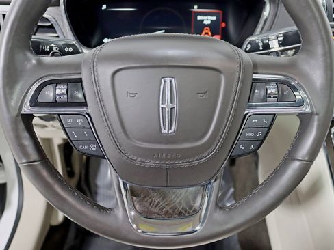 Used 2020 Lincoln Continental Reserve image 17