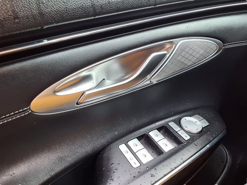 Used 2025 Genesis GV70 2.5T AWD/4WD image 19