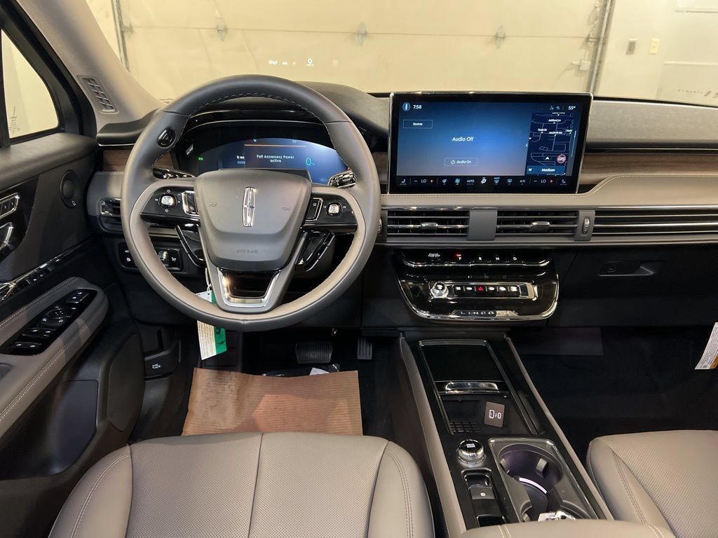 New 2025 Lincoln Corsair Grand Touring w/ Equipment Group 302A AWD/4WD image 8