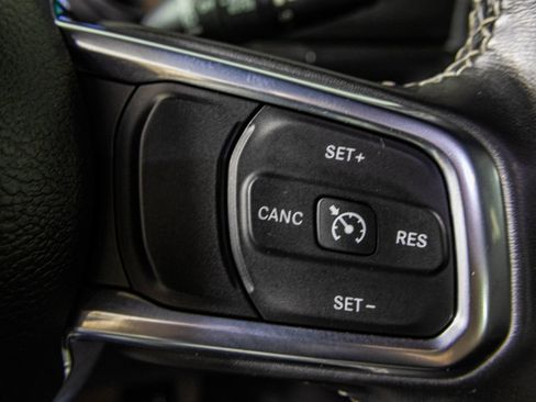 Used 2022 Jeep Wrangler Unlimited Sahara w/ Cold Weather Group AWD/4WD image 32
