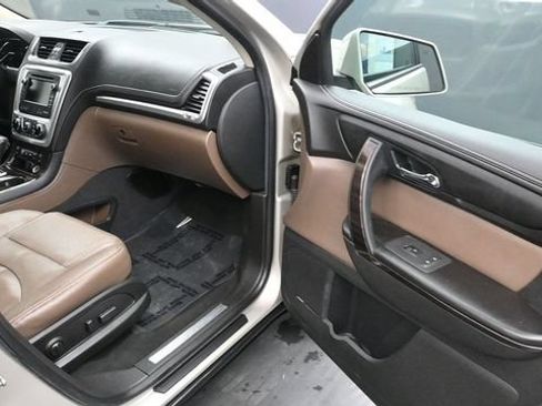 Used 2016 GMC Acadia SLT w/ Open Road Package AWD/4WD image 15