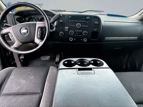 Used 2009 Chevrolet Silverado 1500 LT w/ Power Pack Plus AWD/4WD image 12