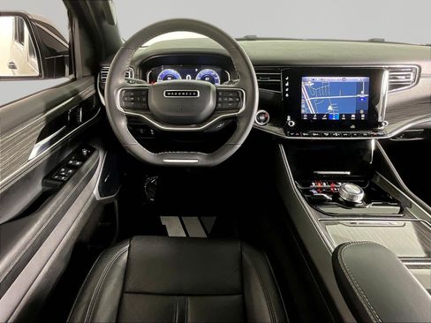 Used 2022 Jeep Wagoneer Series II AWD/4WD image 8