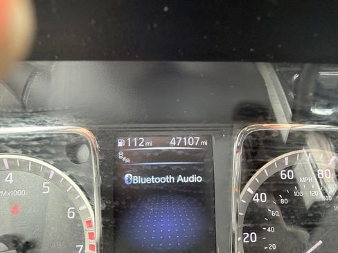 Used 2017 Nissan Titan SV RWD image 8