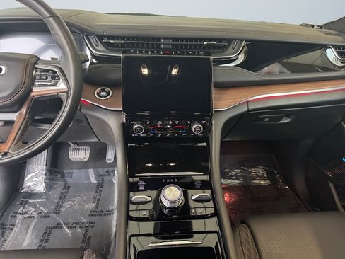 Used 2025 Jeep Grand Cherokee L Summit w/ Advanced Protech Group IV image 12