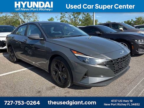 Used 2023 Hyundai Elantra SEL image 4