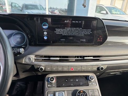 Used 2024 Hyundai Palisade Calligraphy image 11