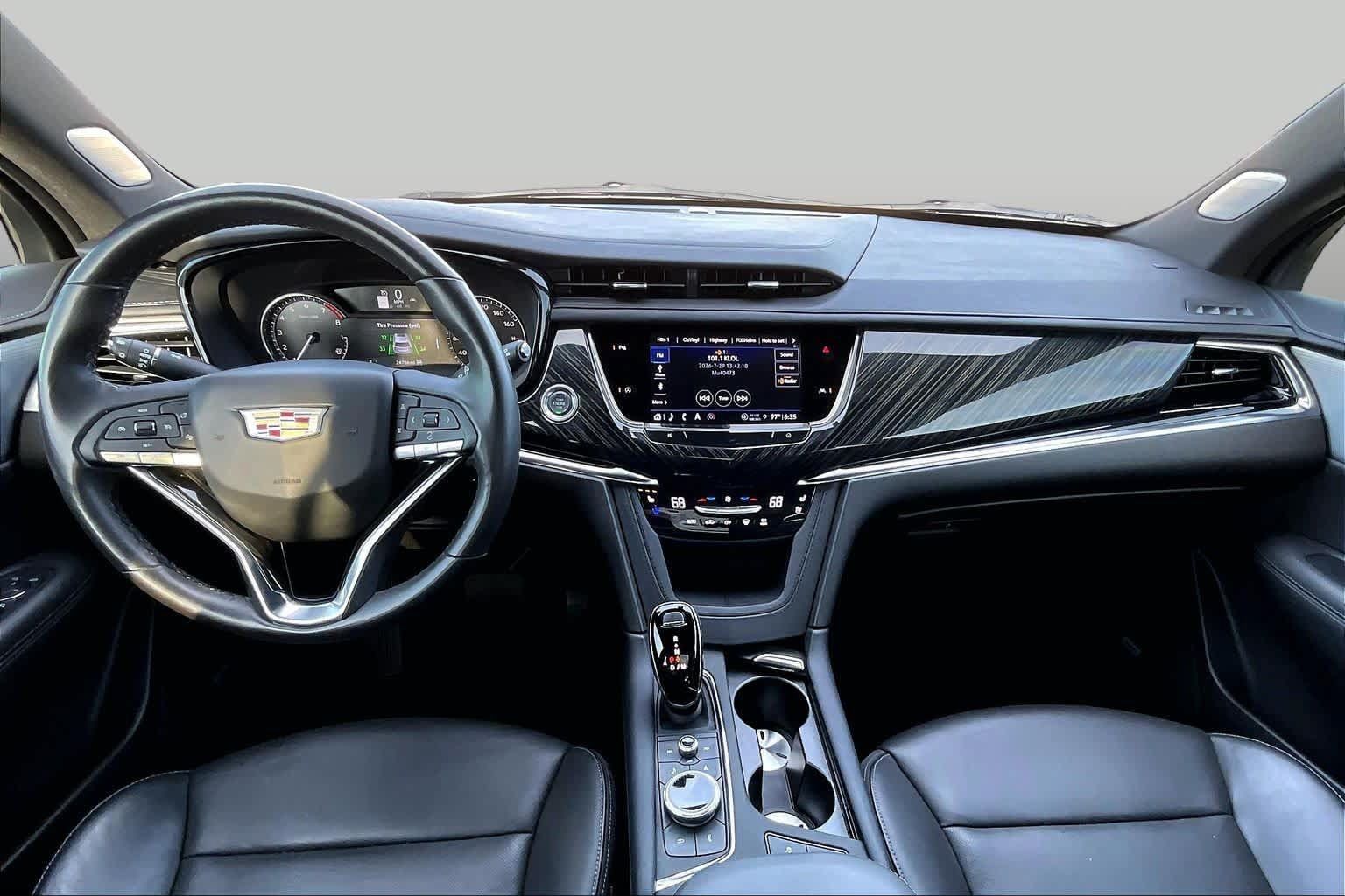 Used 2025 Cadillac XT6 Premium Luxury AWD/4WD image 15