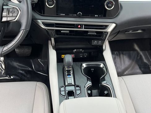 Used 2024 Lexus RX 350 Premium image 12