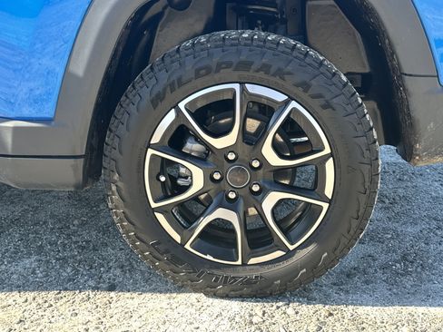 Used 2025 Jeep Compass Trailhawk w/ Trailhawk Elite Group image 19