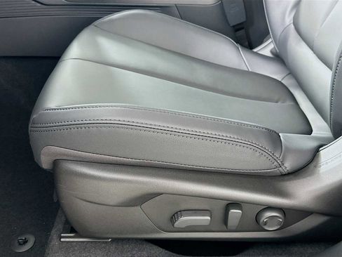 Used 2026 Subaru Outback Premium image 18