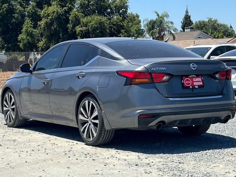 Used 2020 Nissan Altima 2.5 SR w/ Premium Package FWD image 7