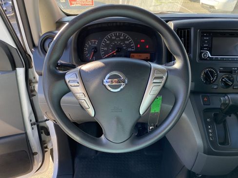 Used 2019 Nissan NV200 SV image 11