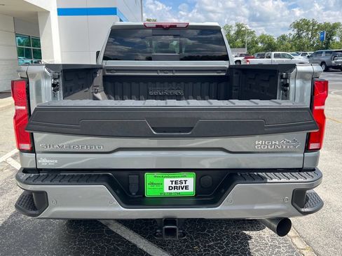 Used 2024 Chevrolet Silverado 2500 High Country w/ High Country Premium Package AWD/4WD image 9