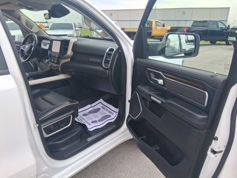 Used 2022 RAM 1500 Laramie AWD/4WD image 27