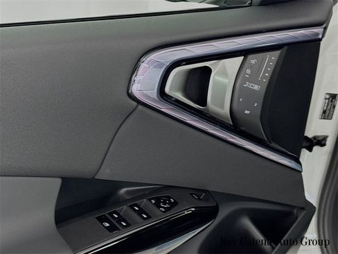 Used 2026 BMW X3 xDrive30 w/ Premium Package image 16