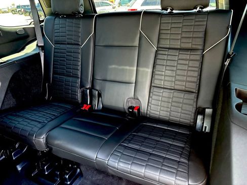 Used 2025 Cadillac Escalade Sport Platinum image 16