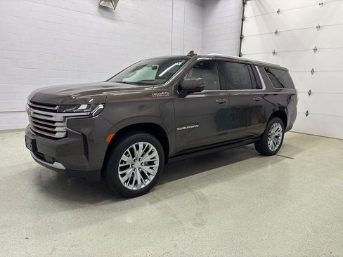 Used 2021 Chevrolet Suburban High Country w/ Premium Package AWD/4WD image 8