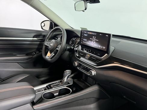 Used 2023 Nissan Altima 2.0 SR image 32