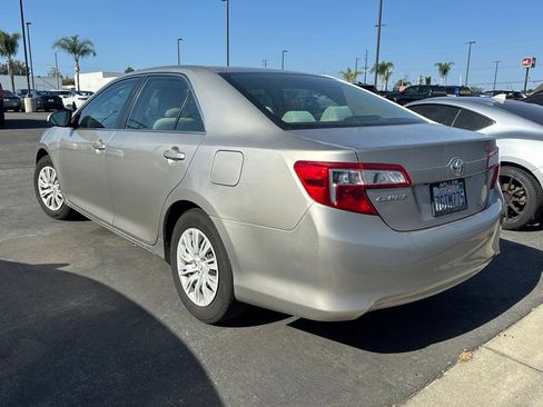 Used 2014 Toyota Camry LE FWD image 3
