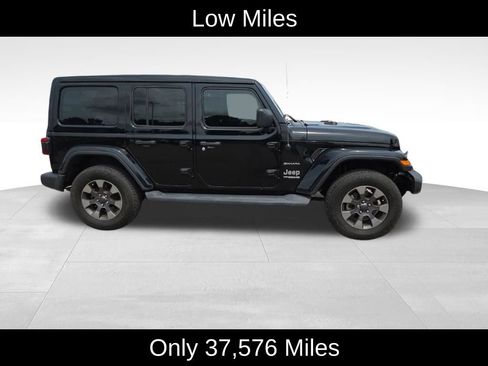 Used 2020 Jeep Wrangler Unlimited Sahara w/ Uconnect 4C Nav & Sound Group AWD/4WD image 2