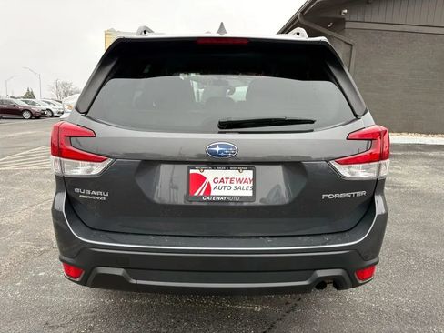 Used 2022 Subaru Forester Premium AWD/4WD image 4