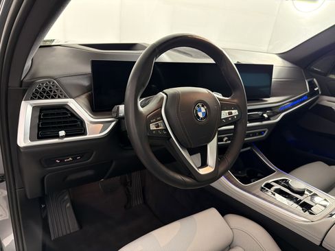 Certified 2024 BMW X5 xDrive40i w/ Premium Package AWD/4WD image 4