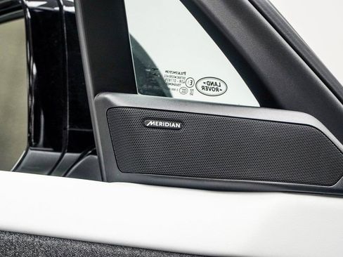 Used 2025 Land Rover Range Rover Sport SE image 35