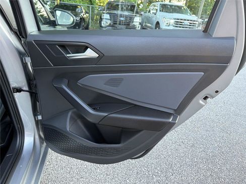 Used 2026 Volkswagen Jetta SE FWD image 15