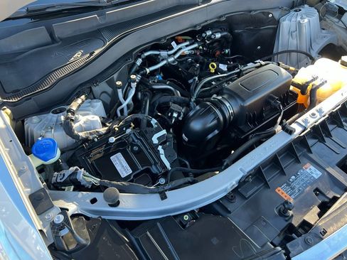 Used 2022 Ford Explorer XLT w/ Class IV Trailer Tow Package image 44