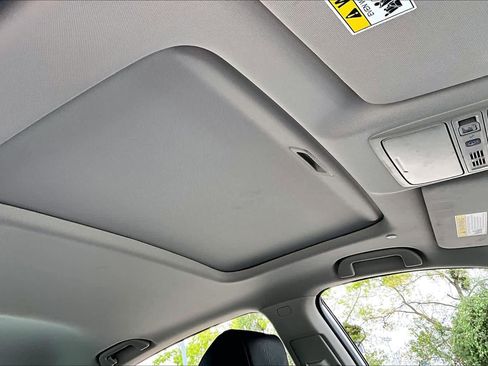 Used 2018 Honda Accord Touring image 13