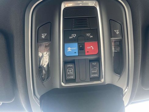 Certified 2025 Jeep Grand Cherokee Laredo X AWD/4WD image 42