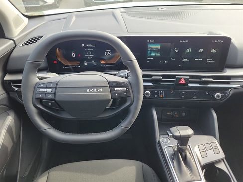 New 2026 Kia Sportage LX image 18