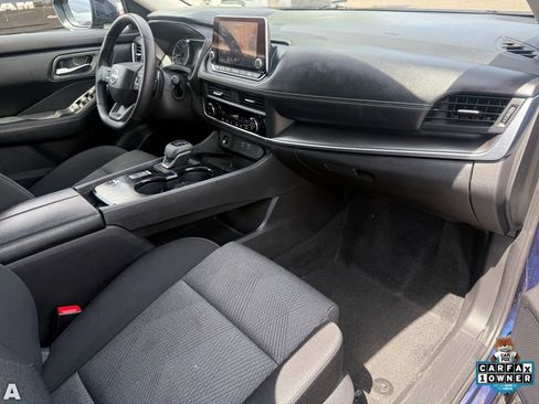 Used 2025 Nissan Rogue SV image 29