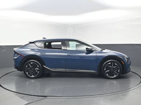 Used 2025 Kia EV6 Wind AWD/4WD image 3