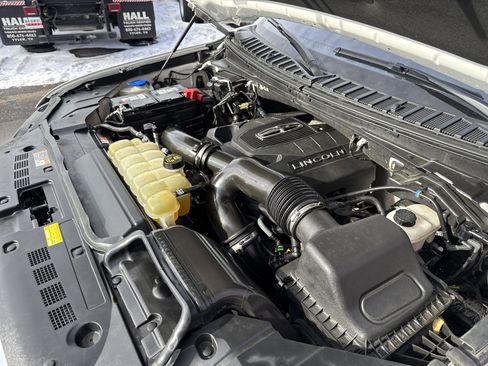 Used 2019 Lincoln Navigator Reserve image 17