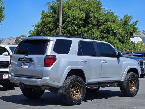 Used 2021 Toyota 4Runner TRD Off-Road Premium w/ Moonroof Package AWD/4WD image 5