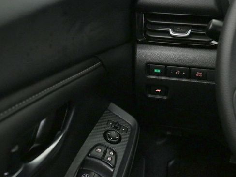 Used 2025 Nissan Sentra SV image 16