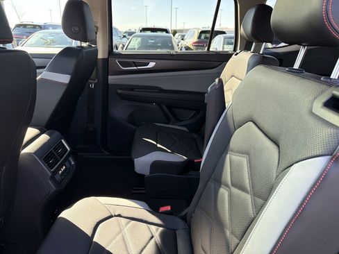 New 2026 Volkswagen Atlas Peak Edition AWD/4WD image 11