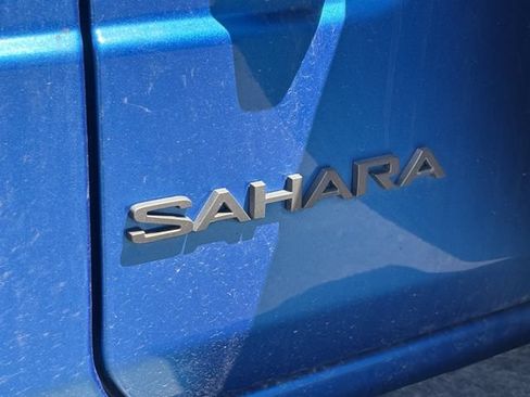 Used 2025 Jeep Wrangler Unlimited Sahara AWD/4WD image 9