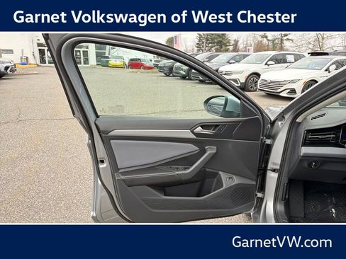 New 2026 Volkswagen Jetta SE FWD image 10