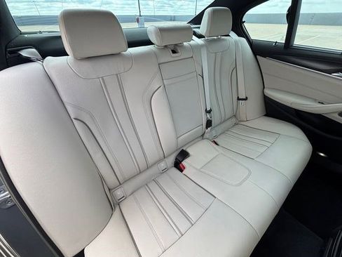 Used 2023 BMW 540i xDrive w/ Executive Package image 20