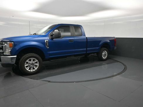Certified 2022 Ford F250 XL w/ STX Appearance Package AWD/4WD image 4