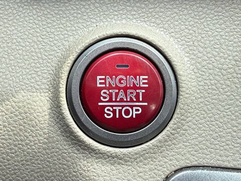 Used 2016 Honda Odyssey Touring Elite image 18