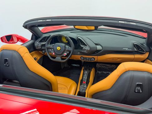 Used 2018 Ferrari 488 Spider RWD image 28