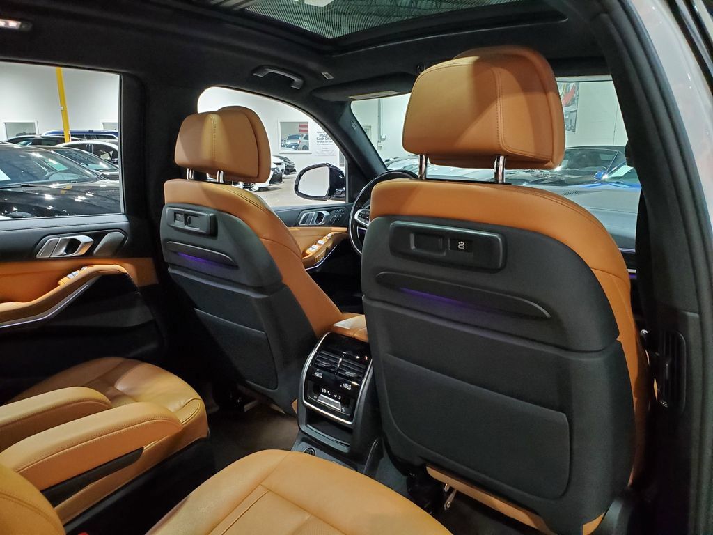 Used 2019 BMW X7 xDrive50i w/ M Sport Package AWD/4WD image 23