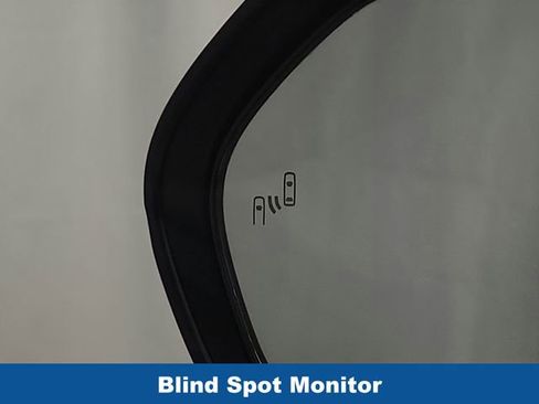 Used 2022 Toyota Camry SE w/ Cold Weather Package image 11