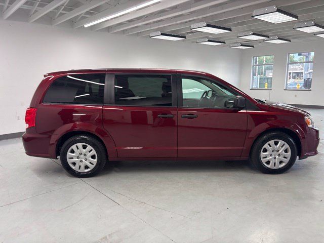 Used 2019 Dodge Grand Caravan SE w/ UConnect Hands-Free Group FWD image 11